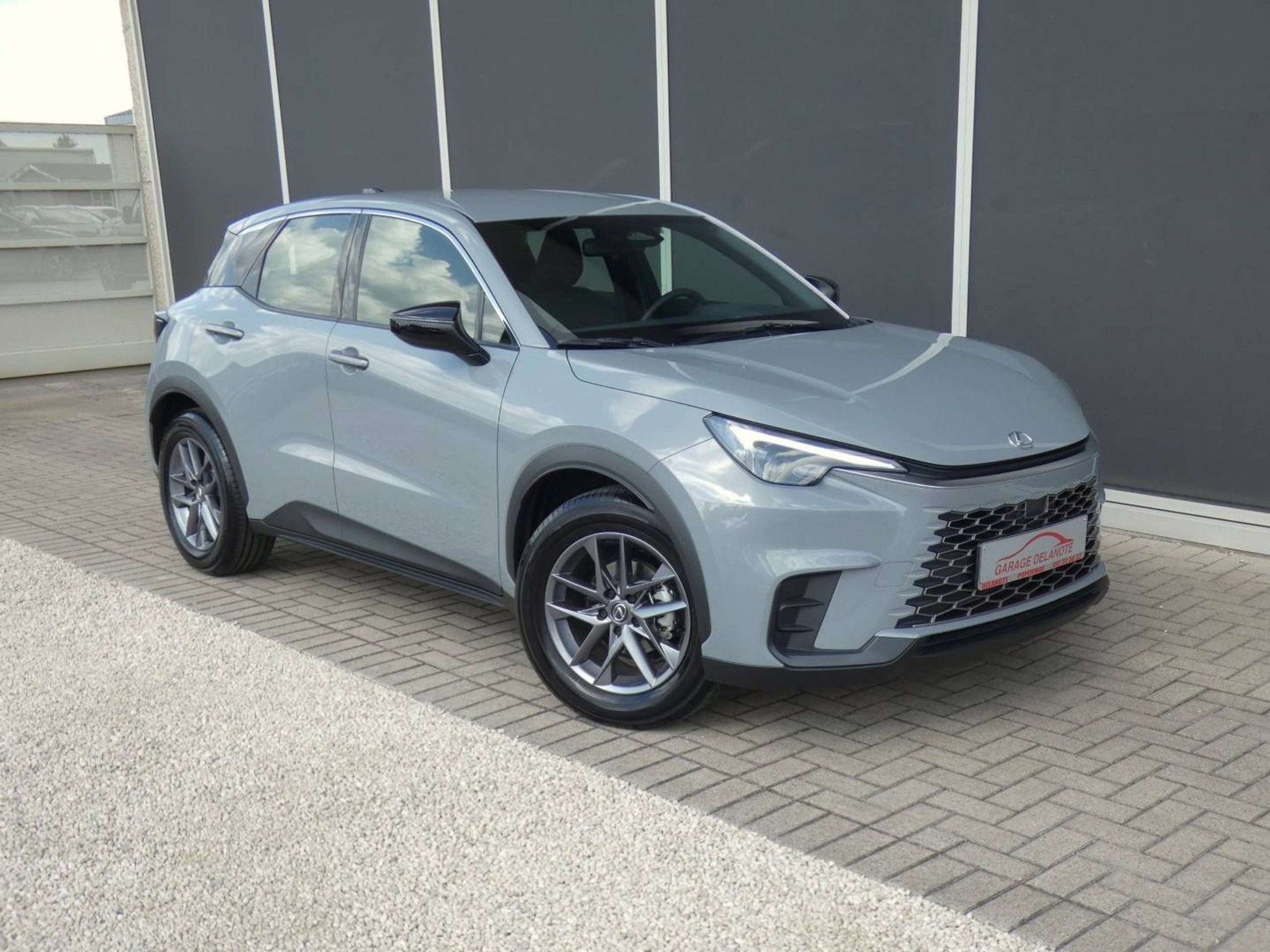 Lexus LBX Hybrid +GPS +Parkeercamera +Adaptive cruise contro, Autos, 100 kW, Argent ou Gris, Achat, Entreprise
