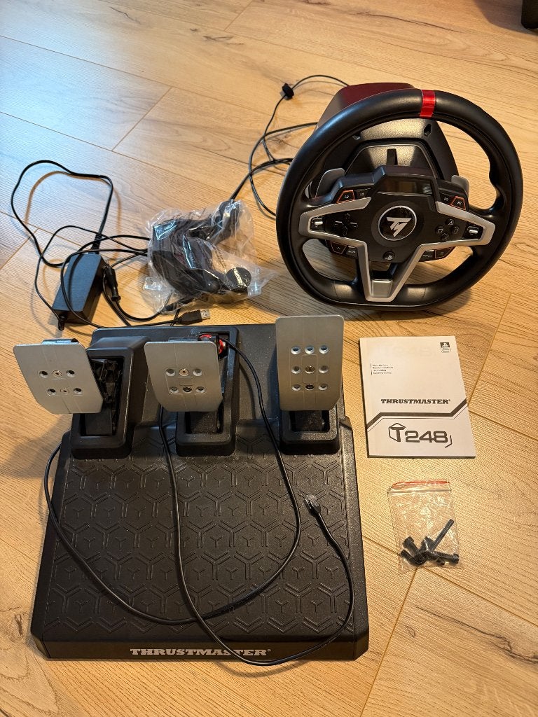 Thrustmaster T248 stuur met pedalen, Ophalen, Zo goed als nieuw, TCA & Thrustmaster