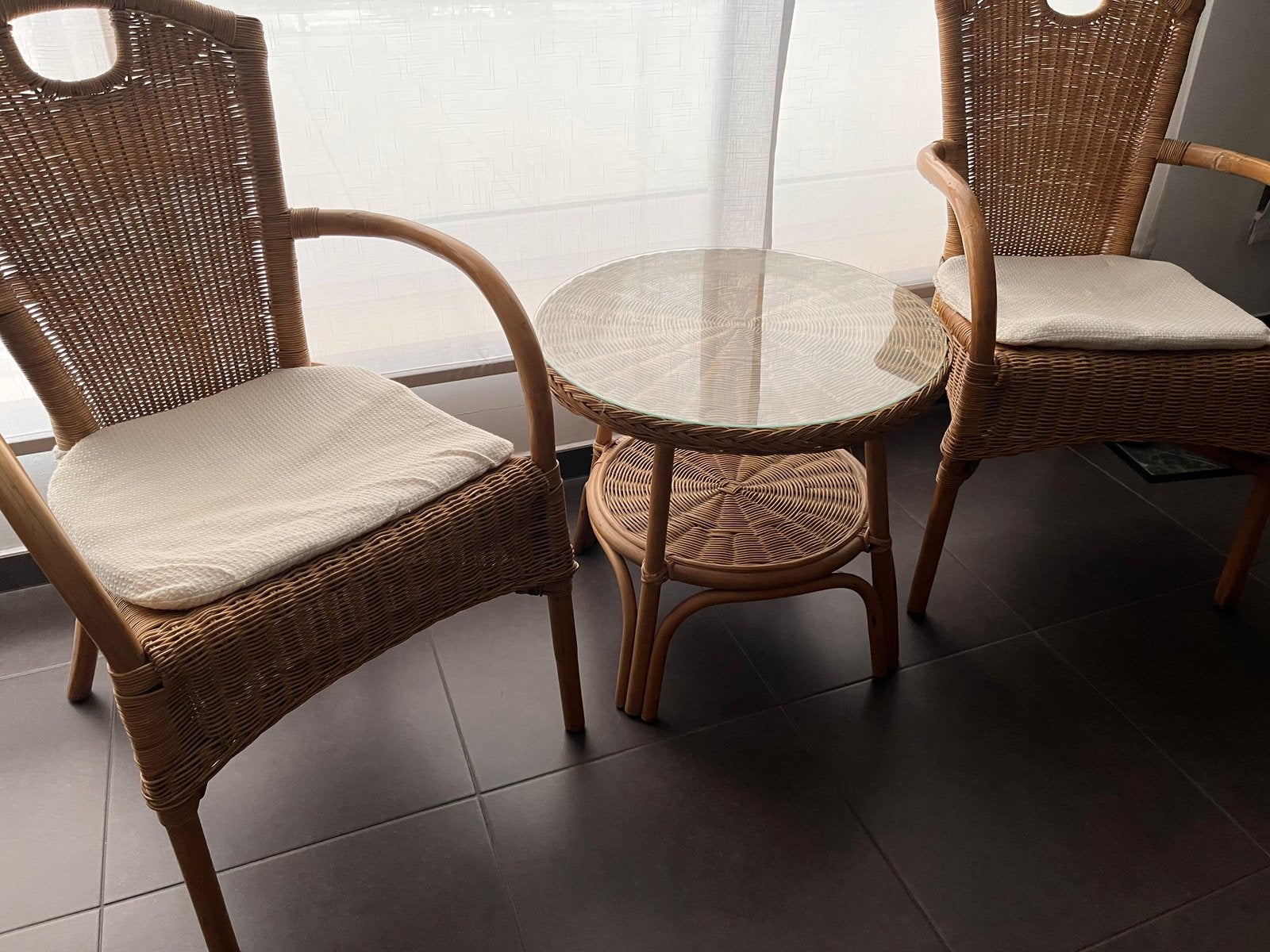 Rieten tafeltje en 2 stoelen, Antiek en Kunst, Ophalen