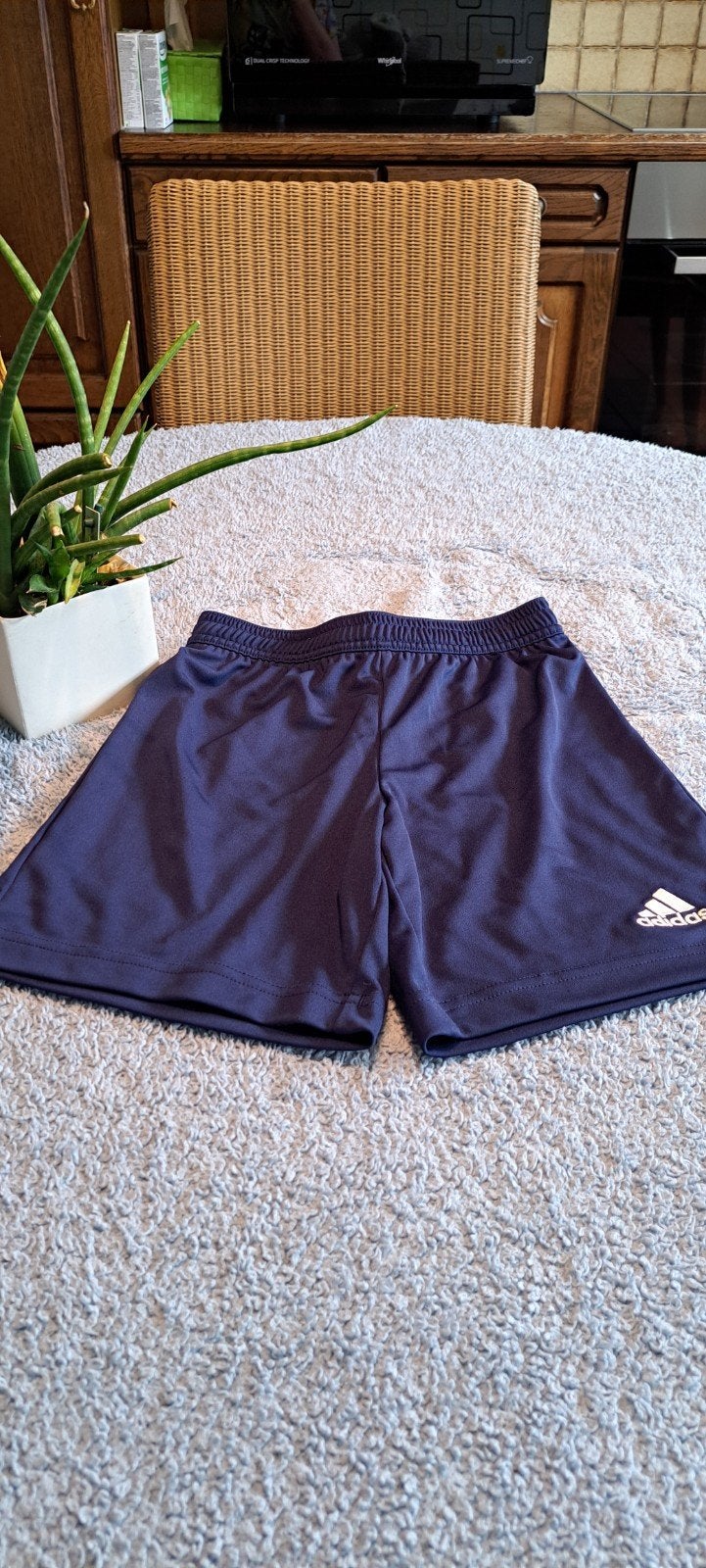 Korte sport broek maat 128, Broek, Adidas, Gebruikt, Ophalen of Verzenden