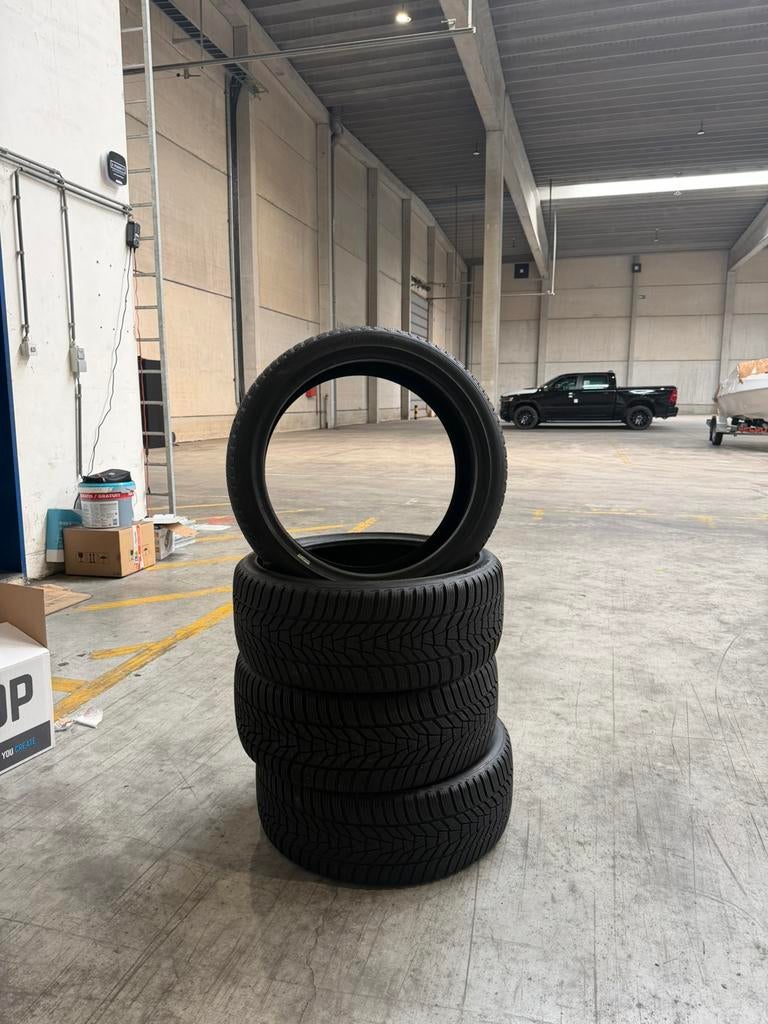 Hankook Winterbanden 225/40 R19 NIEUW, Enlèvement, Pneus hiver