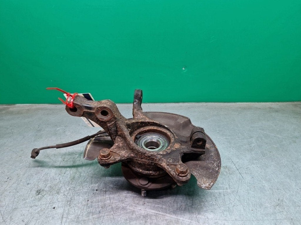 FUSEE RECHTS VOOR Suzuki SX4 (01-2007/-), Suzuki-Allee 7
64625  Bensheim, DE, Gebruikt, Suzuki Deutschland GmbH, Kontakt@suzuki.de