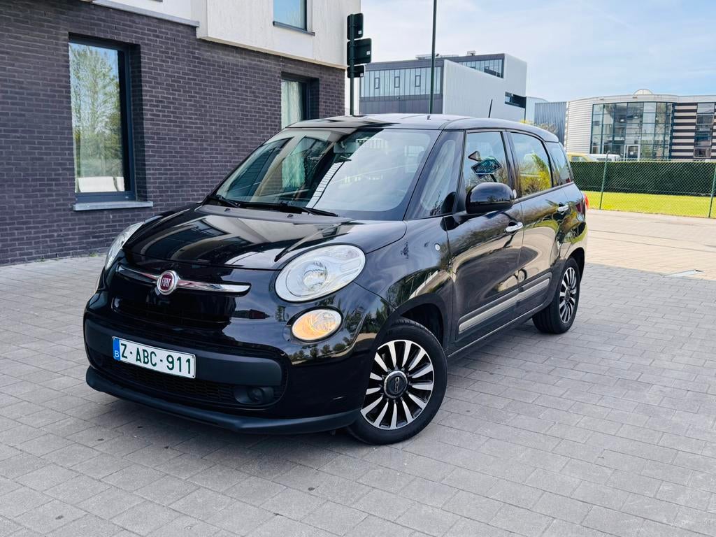 FIAT 500L Living 1.4i Benzine Euro6b, Auto's, Fiat, Zwart, Bedrijf, 500L, Euro 6