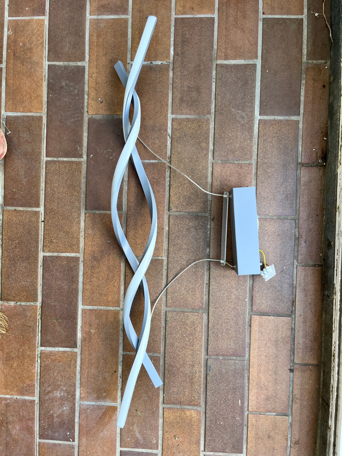 Moderne Zilveren LED Hanglamp / Design Spiraallamp (Golf), Huis en Inrichting, Lampen | Hanglampen, Ophalen, Zo goed als nieuw