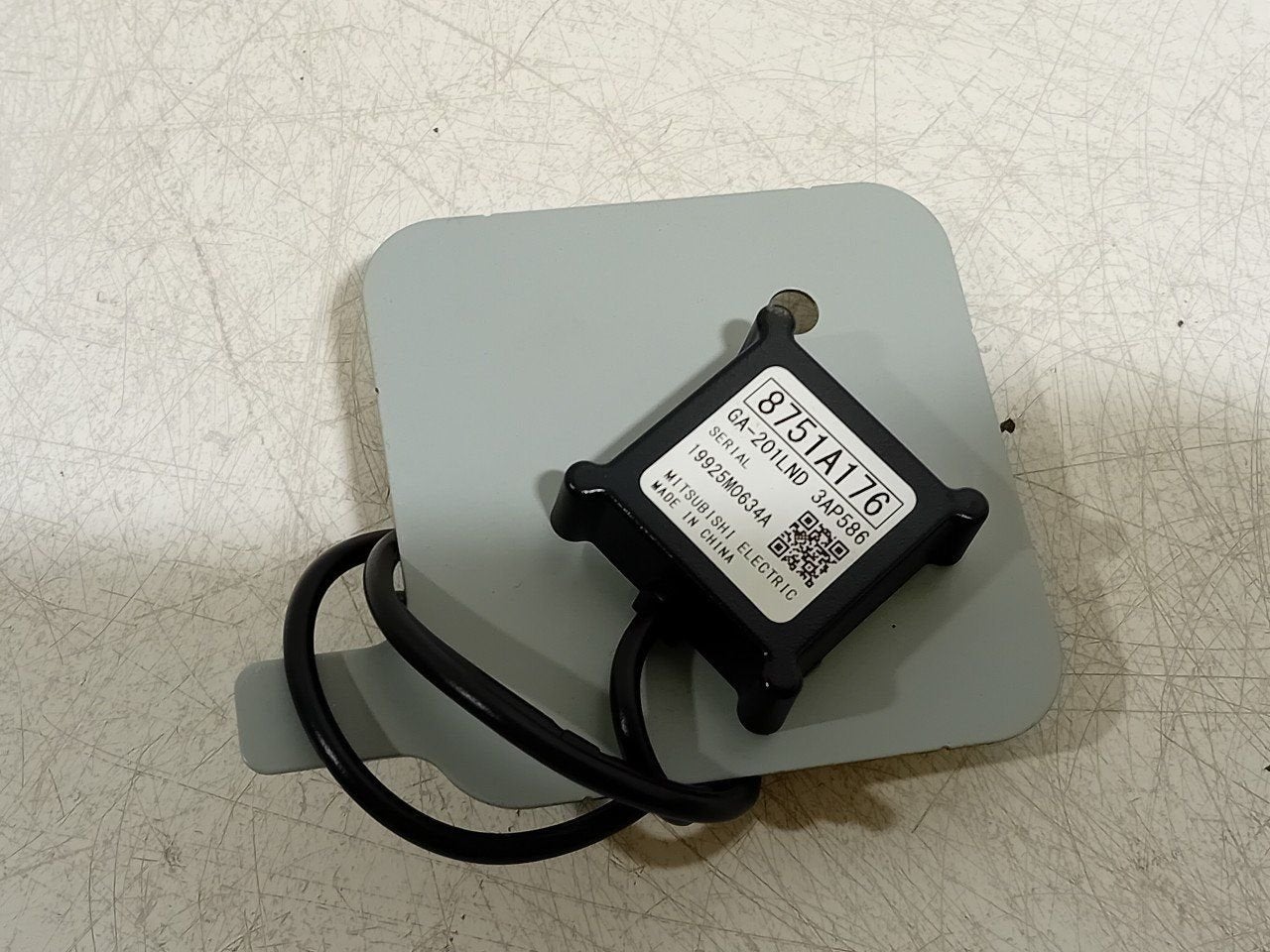 Antenne Mitsubishi Outlander, Enlèvement ou Envoi, Van der Ven Autorecycling B.V., Onderdelen@venauto.nl, Ettenseweg 76, 4706 PB Roosendaal, The Netherlands