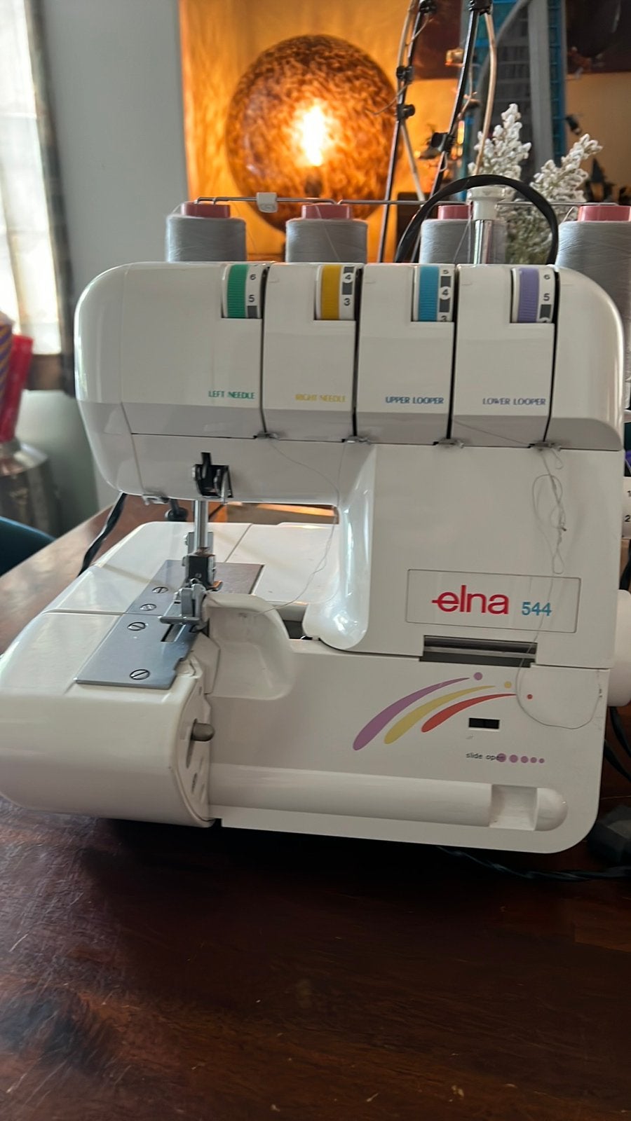 Elna 544 model 086 lock machine, Zo goed als nieuw, Lockmachine, Industrieel, Ophalen