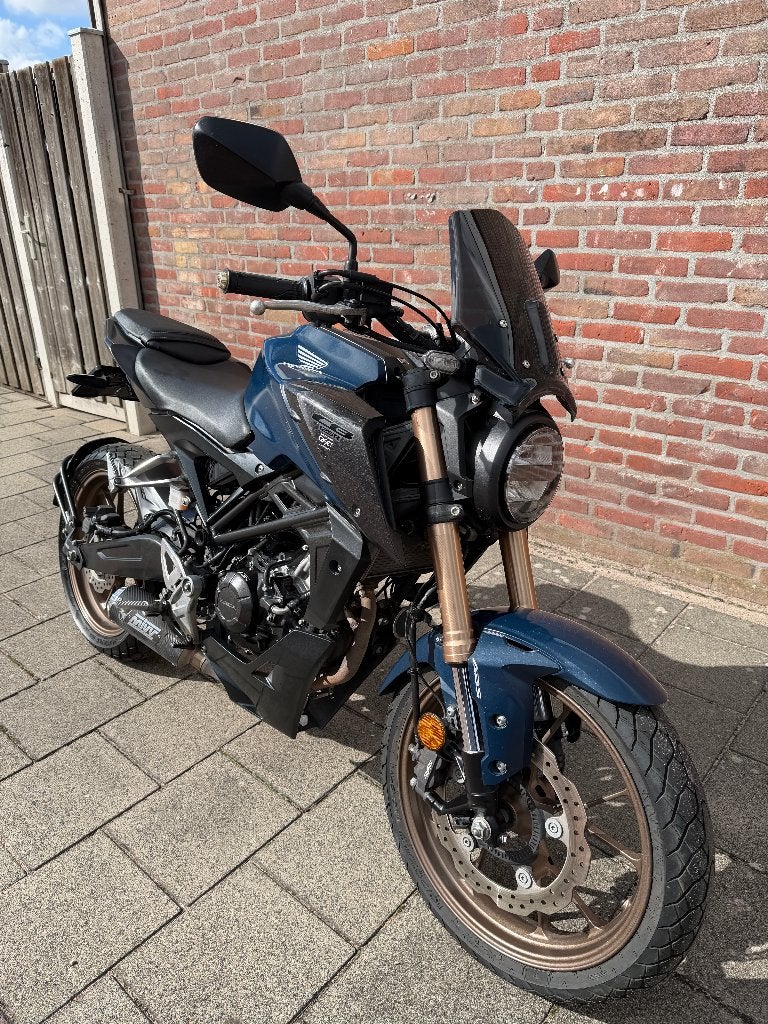 HONDA CB125R ANNÉE 2024, Motos, Motos | Honda, 125 cm³, Échappement sport, Manuelle, Naked bike