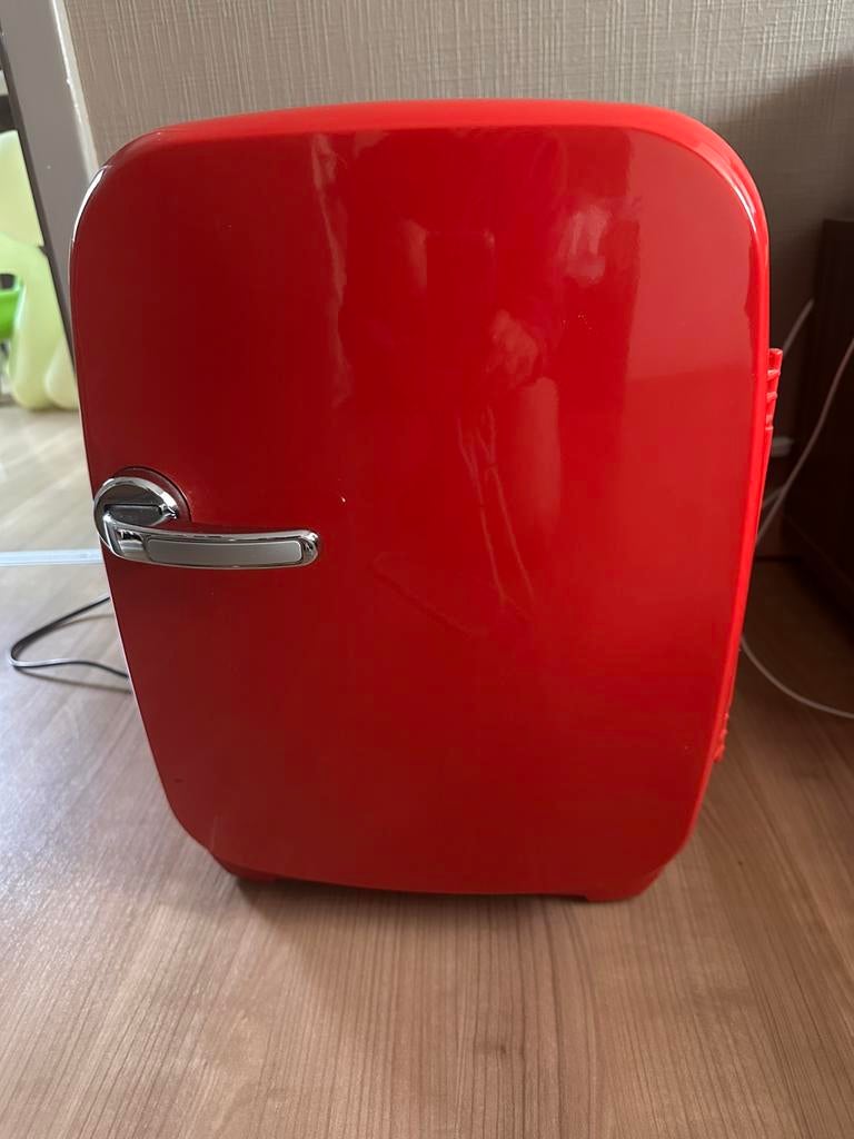 Mini retro koelkast cold en hot, Ophalen, Zo goed als nieuw