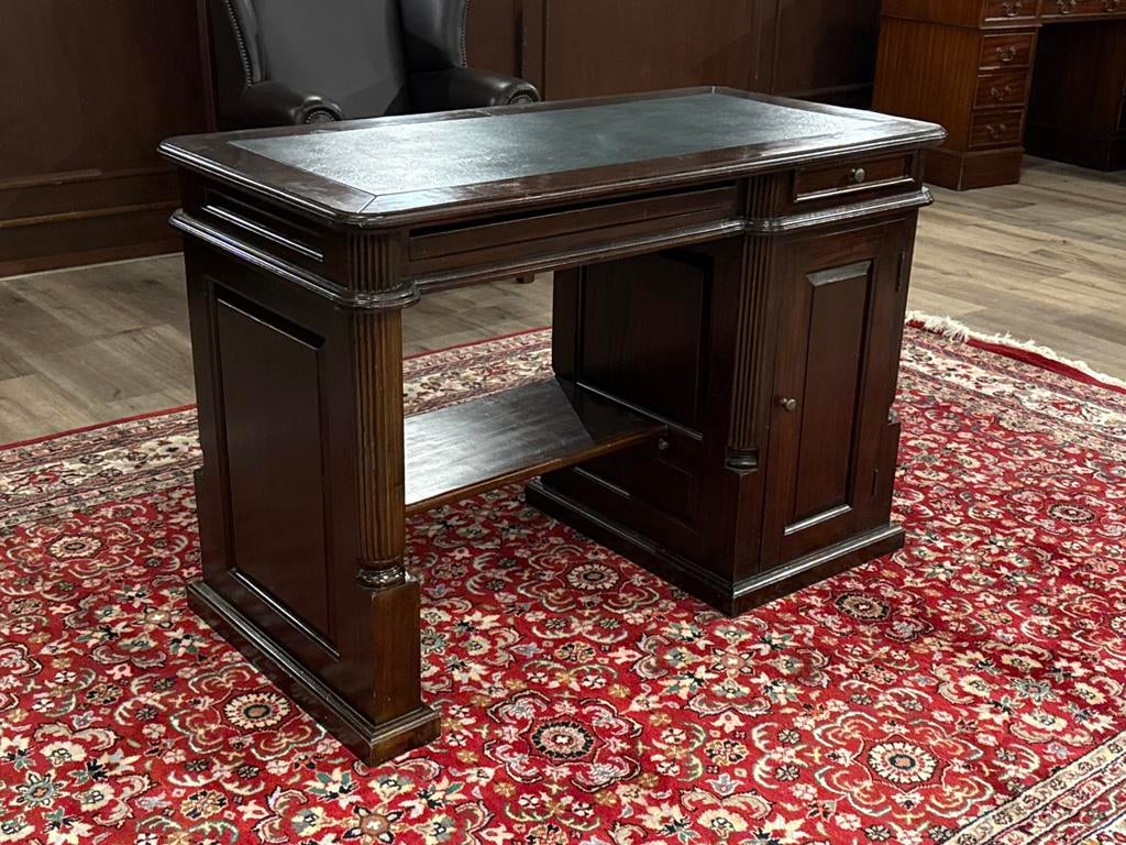 Klassiek Engels bureau #630, Huis en Inrichting, Ophalen of Verzenden, Zo goed als nieuw