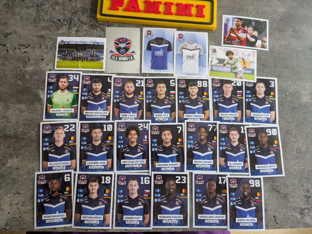 PANINI FOOTBALL 2024/25 DENDER FCV 26x STICKERS voetbal, Verzenden, Nieuw