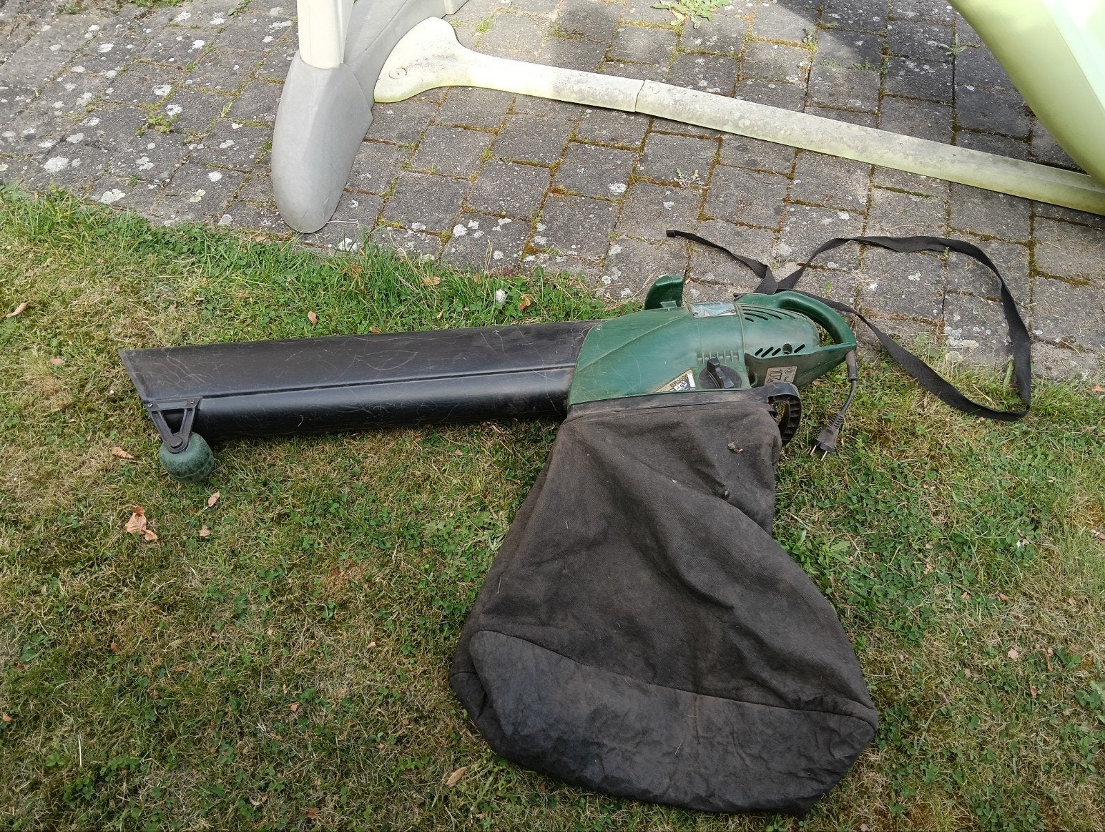 Bladblazer & bladzuiger 2000W, Tuin en Terras, Bladblazers, Ophalen