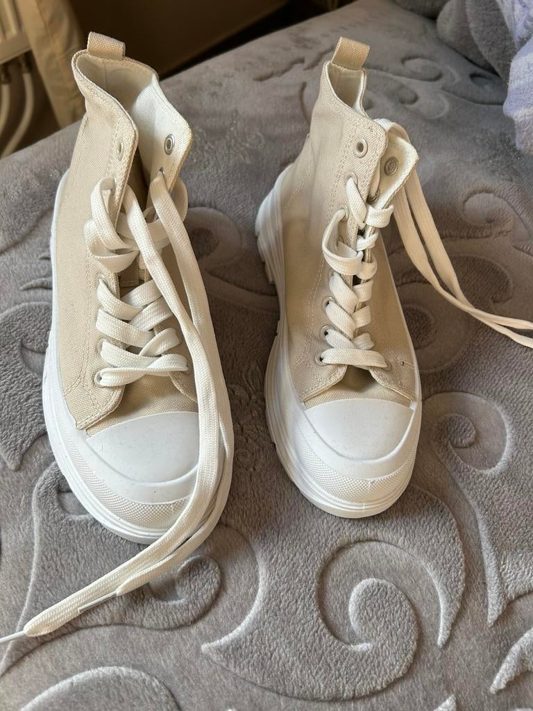Basket neuve, Enlèvement ou Envoi, Comme neuf, Beige
