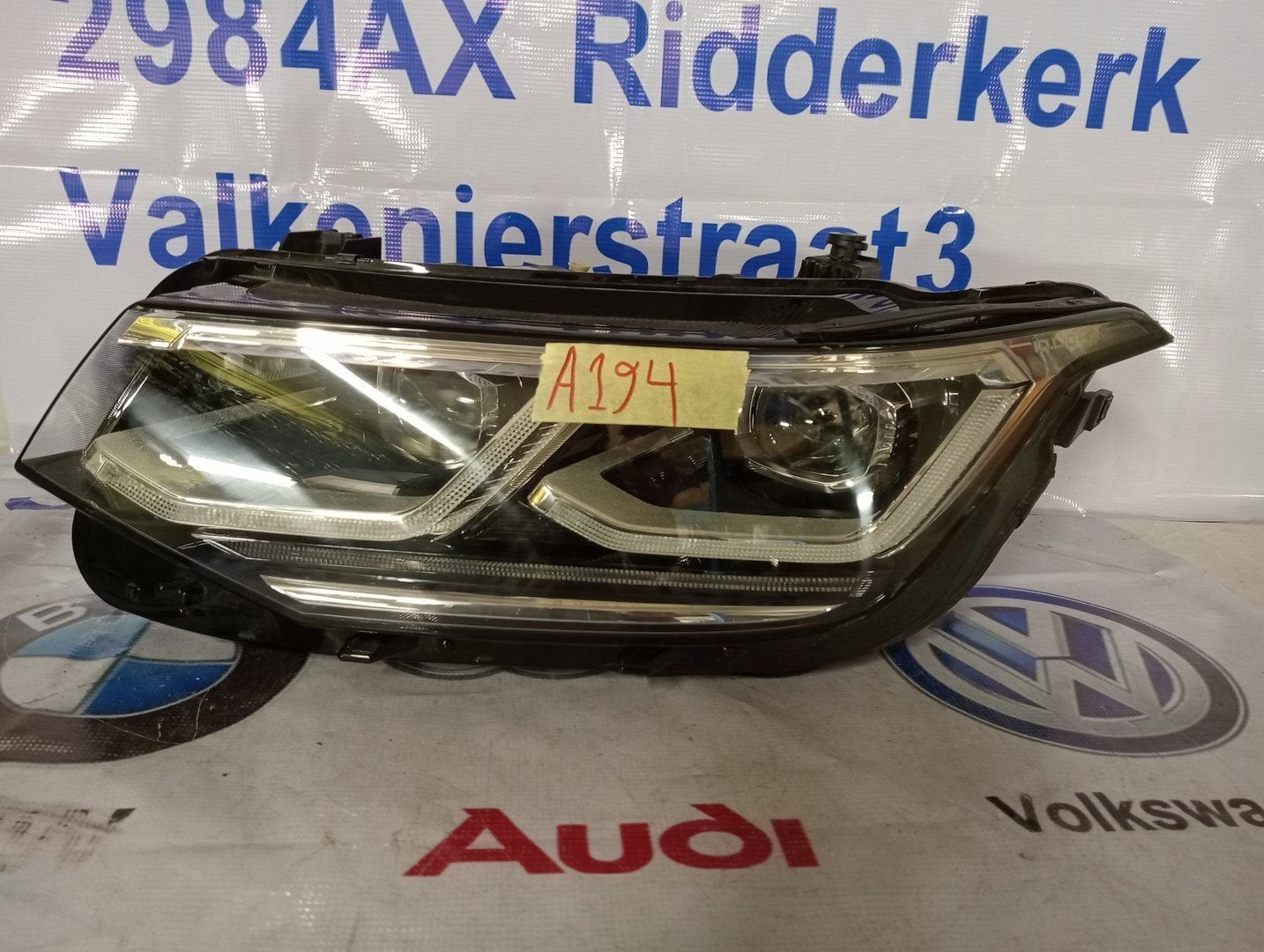 Koplamp VW Tiguan 5NA Facelift IQ.LIGHT LED Links 5NB941082, Volkswagen, -, Utilisé, -