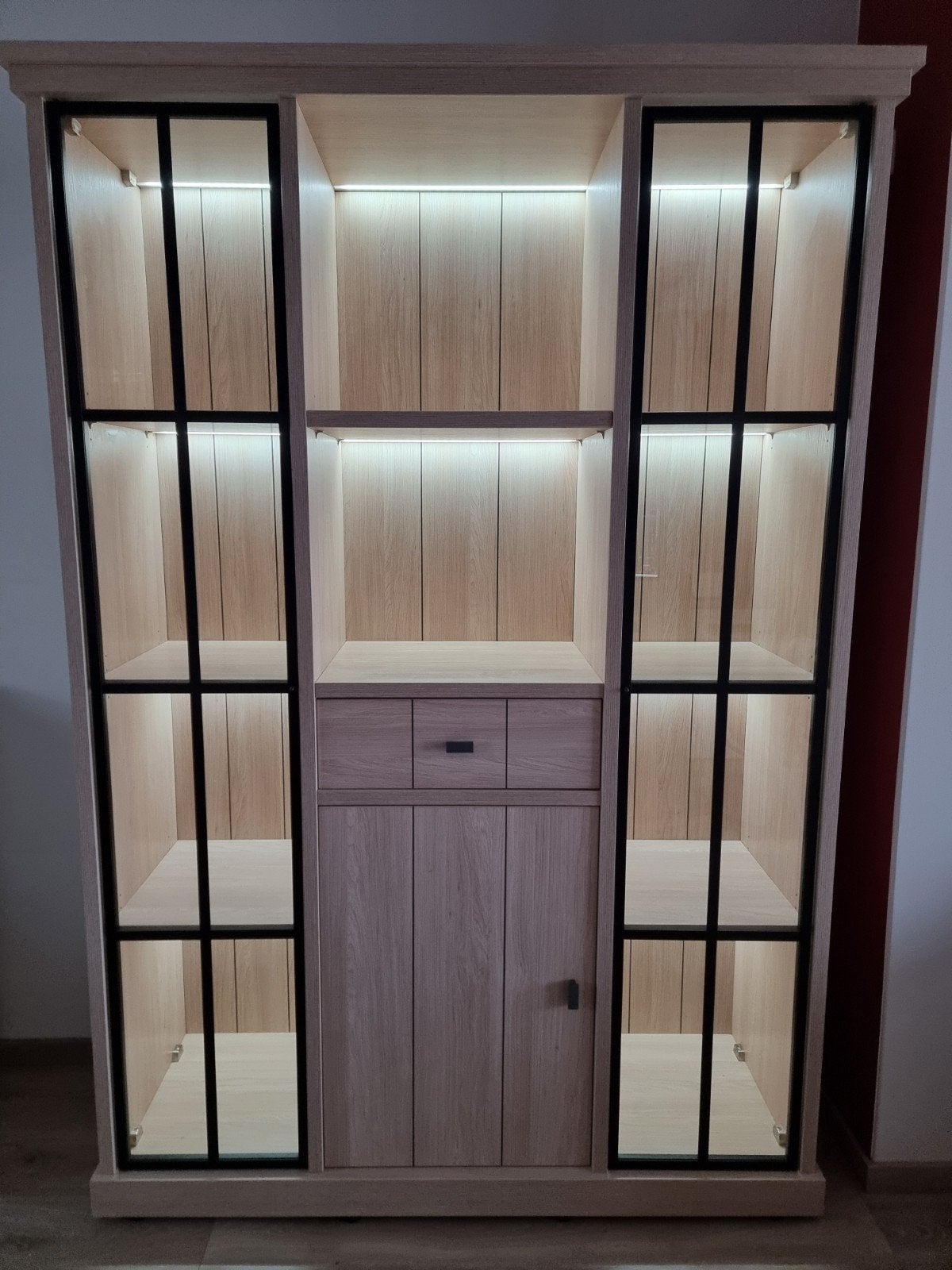 Vitrinekast met led verlichting, 25 à 50 cm, Comme neuf, Enlèvement, 200 cm ou plus