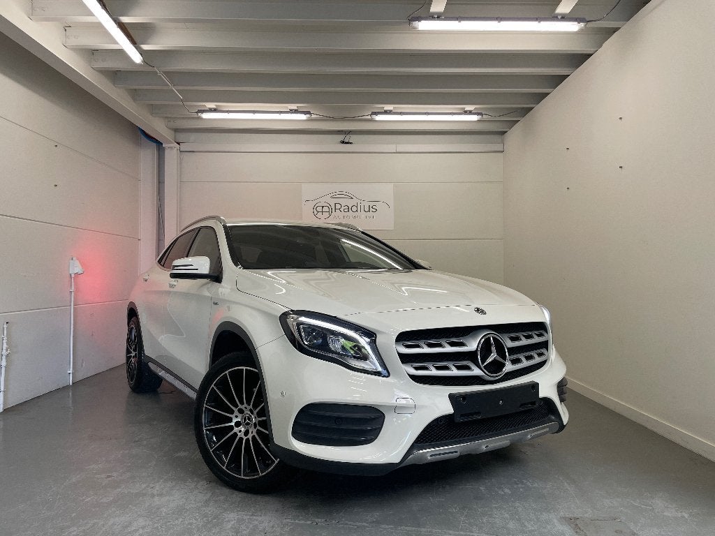 Mercedes-Benz - GLA180 - AMG Line - Edition, Dealer onderhouden, 4 cilinders, Wit, 1595 cc