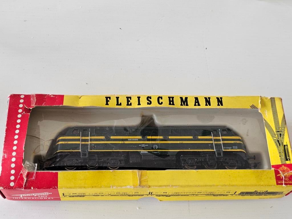 Fleischmann 1385, Enlèvement ou Envoi, Fleischmann