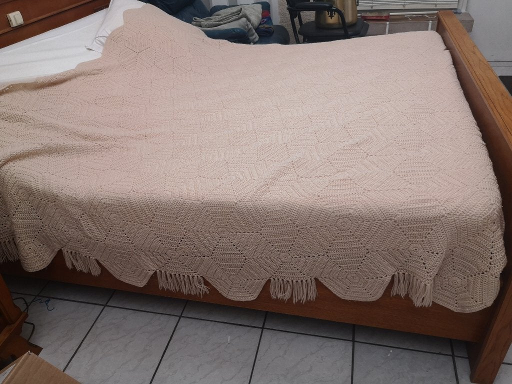 Beige handgemaakt deken 200 x 230, Huis en Inrichting, Woonaccessoires | Plaids en Woondekens, Ophalen of Verzenden, Beige, Handgemaakt