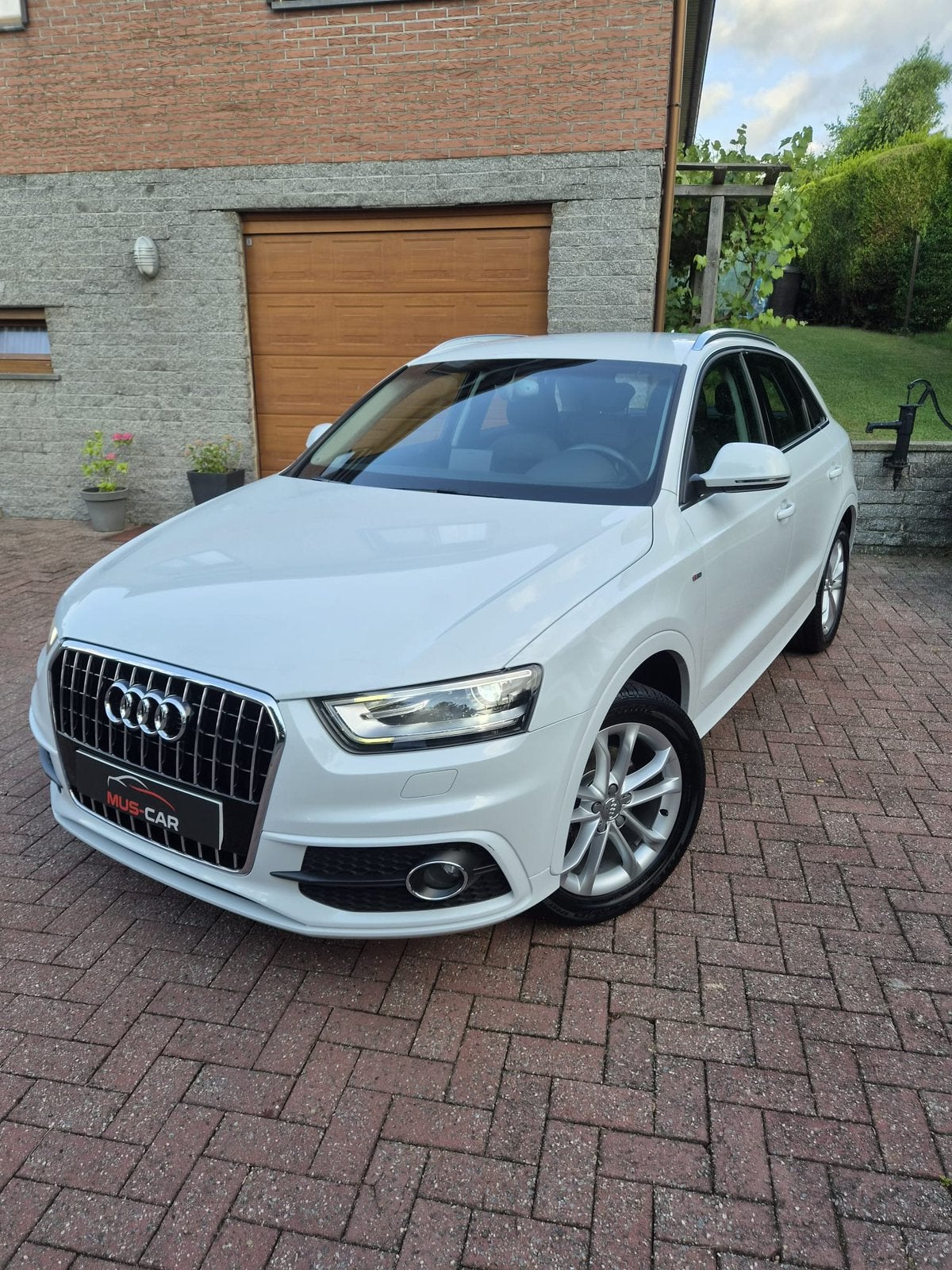 Audi Q3 - GARANTIE - 1er PROPRIÉTAIRE, Autos, Achat, Boîte manuelle, Entretenue par le concessionnaire, Noir