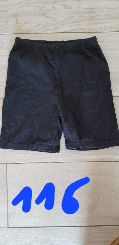 korte broekjes, Kinderen en Baby's, Kinderkleding | Overige, Ophalen, Zo goed als nieuw