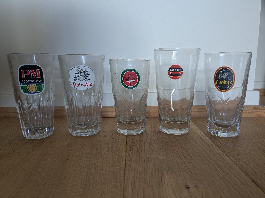 Niet bij elkaar passende Scotch Ale-glazen, Verzamelen, Ophalen