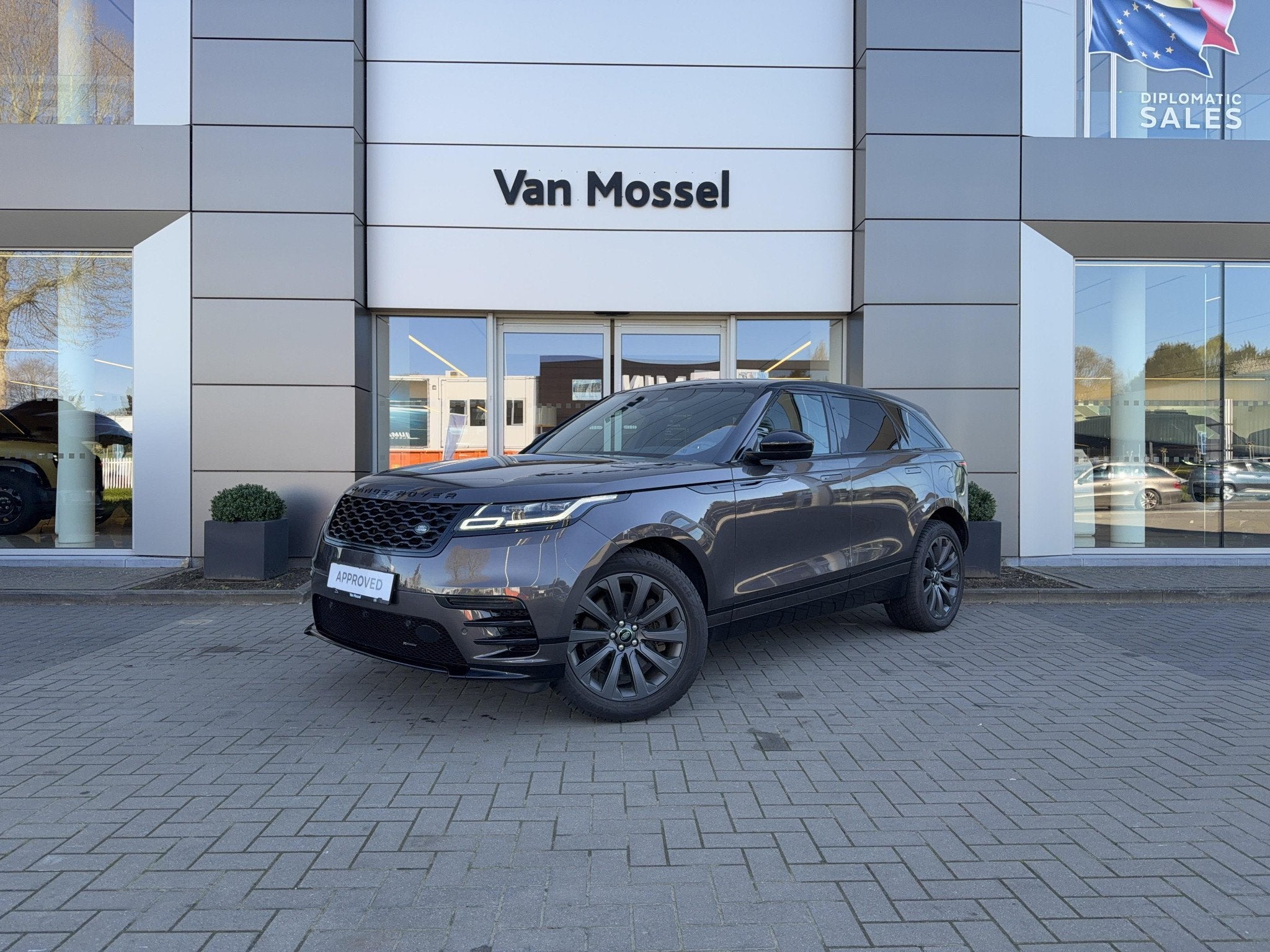 Land Rover Range Rover Velar P400e R-Dynamic S, Autos, Cuir, Argent ou Gris, Euro 6, Entreprise