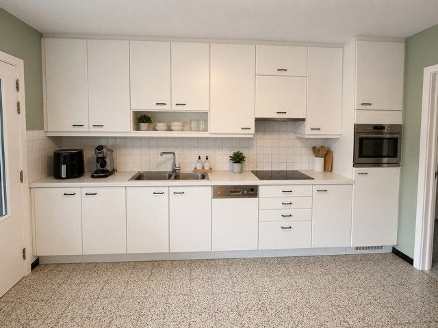 Keuken met toestellen, Ophalen, Gebruikt, Wit, Dubbelwandige keuken