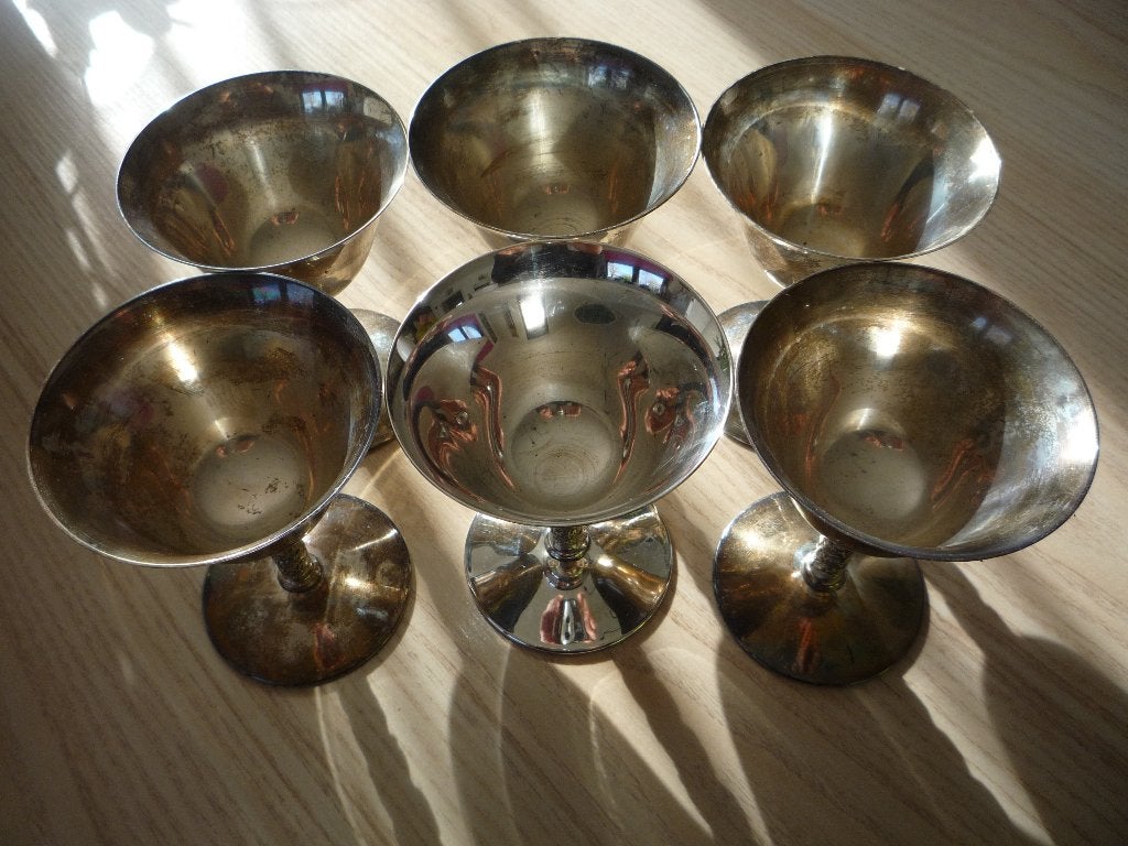 6 verres en métal argenté, Enlèvement