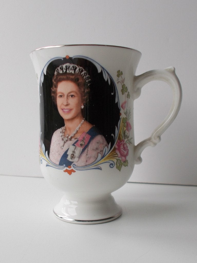 Queen Elizabeth II jubileum 1977 porseleine tas gemerkt, Ophalen of Verzenden, Nieuw