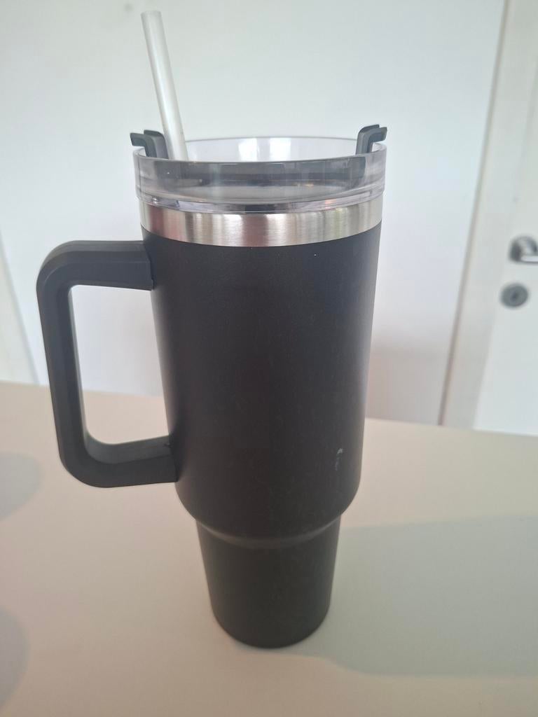 Drinkbeker met rietje, Maison & Meubles, Cuisine | Ustensiles de cuisine, Enlèvement ou Envoi