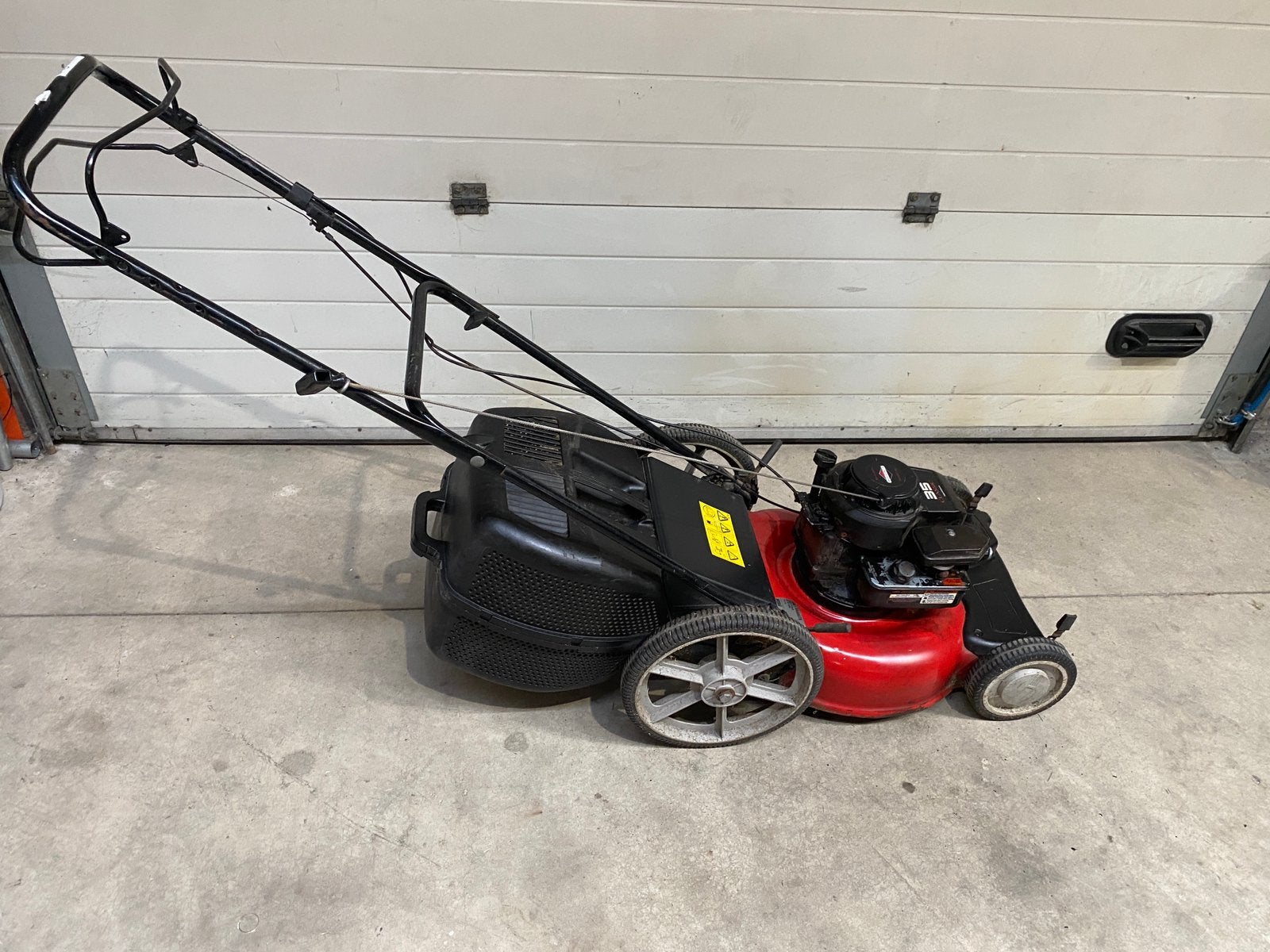 Grasmaaier grasmachine zelftrekker, Tuin en Terras, Grasmaaiers, Ophalen, Zo goed als nieuw