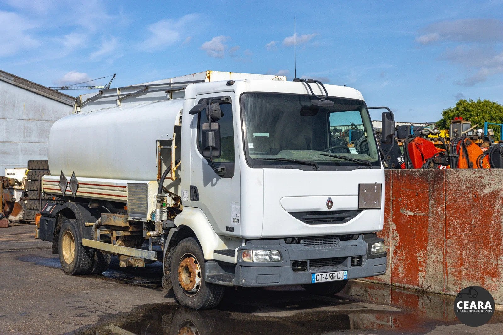 Renault Midlum 220 CARBURANT 11.000 Litres (bj 2002), Renault, Bedrijf, Diesel, Te koop