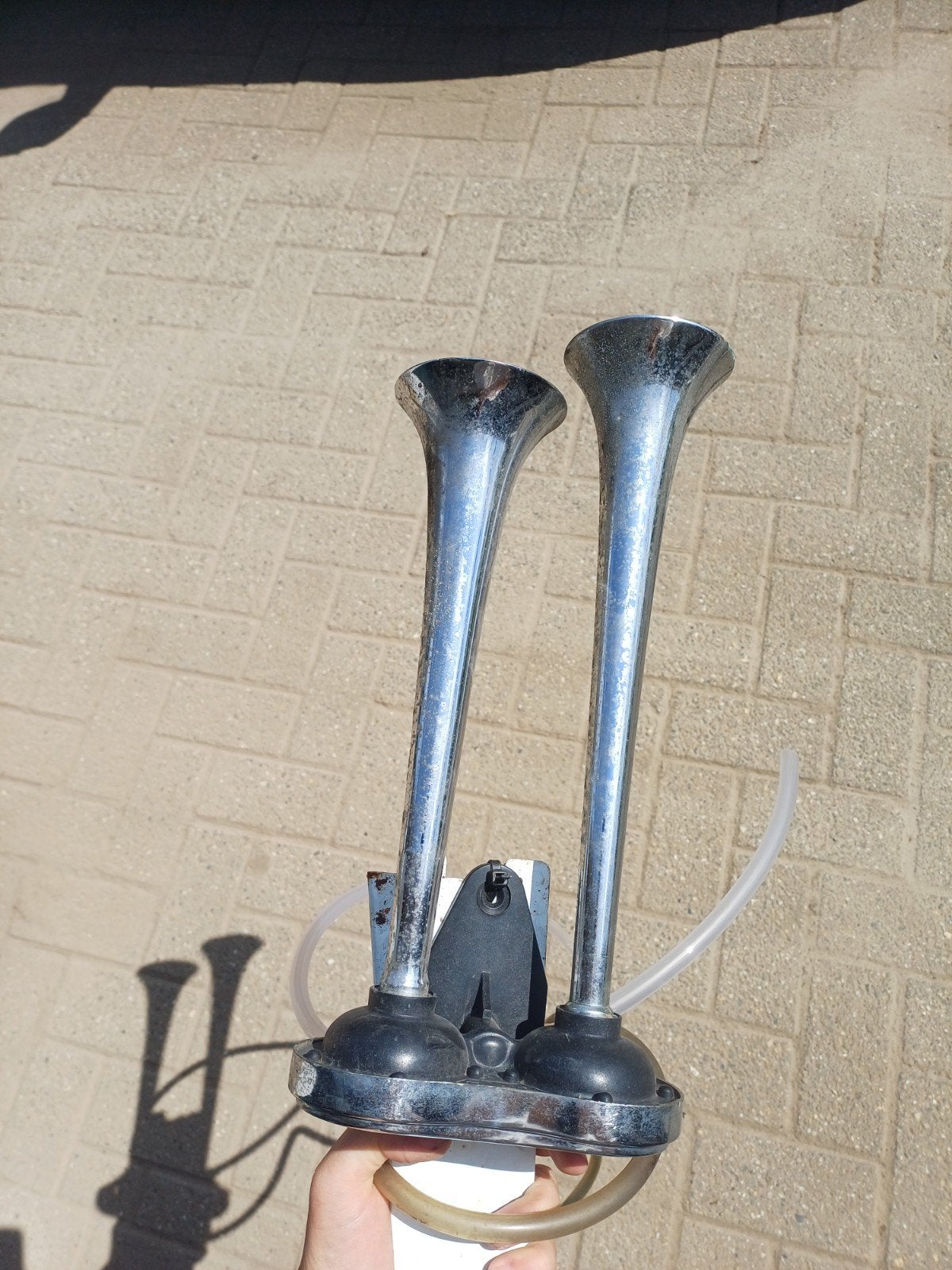 2 tonige oldtimer toeter, Ophalen