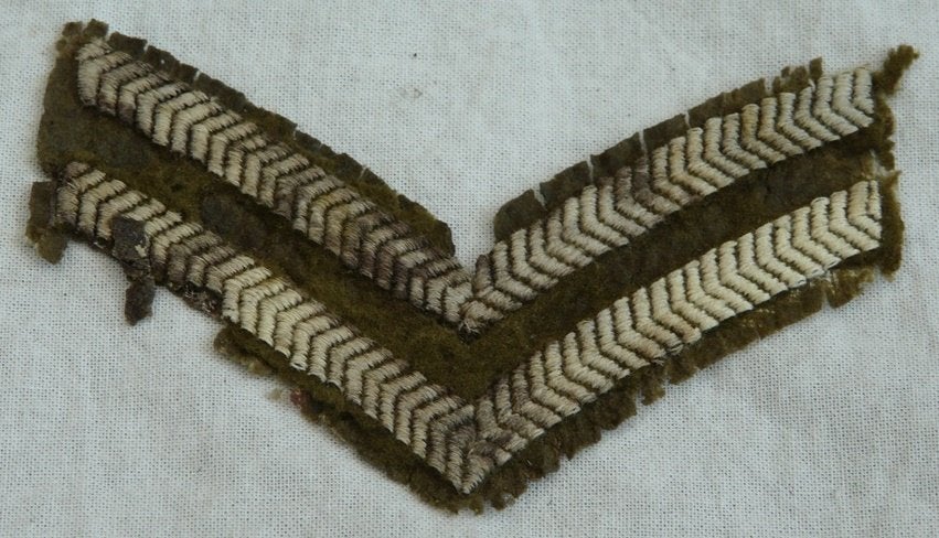 Rang Onderscheiding Chevron, Korporaal, Battledress, 1940s., Verzamelen, Ophalen of Verzenden, Landmacht, Embleem of Badge