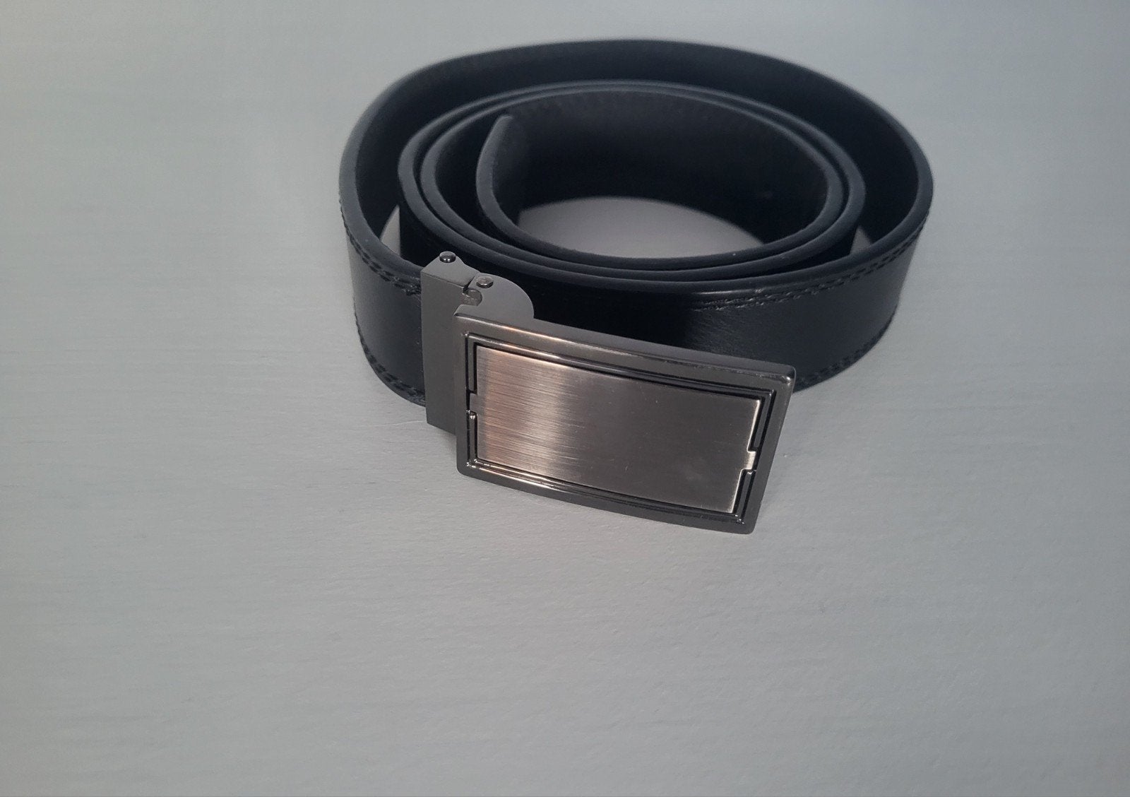 Ceinture Homme Noire XL 42-44 Boucle Plaque Argentée Brossée, Sans marque, 115 cm ou plus, Porté, Ceinture