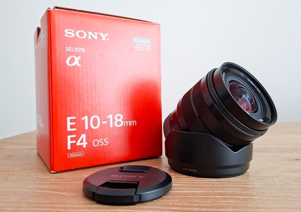 Sony E 10-18 mm f/4 OSS Super Grand Angle APS-C, Sony, Monture Sony E, Comme neuf, Objectif grand angle
