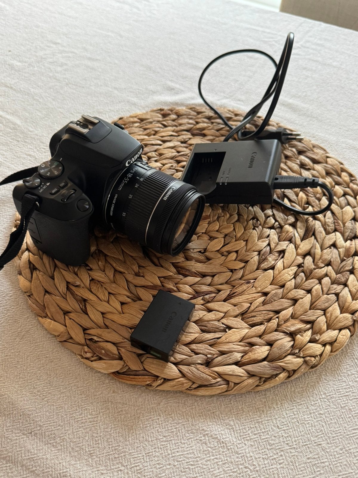 Canon EOS 250D zeer goede staat, Enlèvement, Comme neuf, Canon