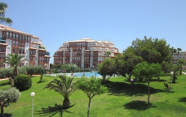 Appart Torrevieja  Espana, Vakantie, Vakantiehuizen | Spanje, Appartement, Overige, Aan zee, Tuin, Tv, Zwembad