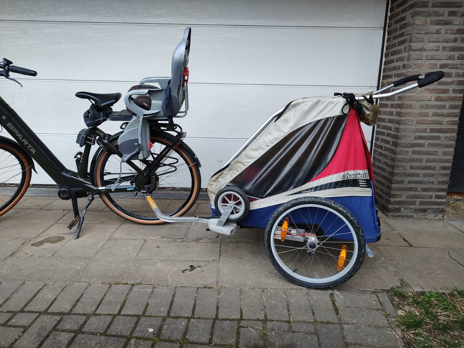 Remorque à vélo Thule Chariot Corsaire XL pour 2 enfants + s, Vélos & Vélomoteurs, Enlèvement, Suspension