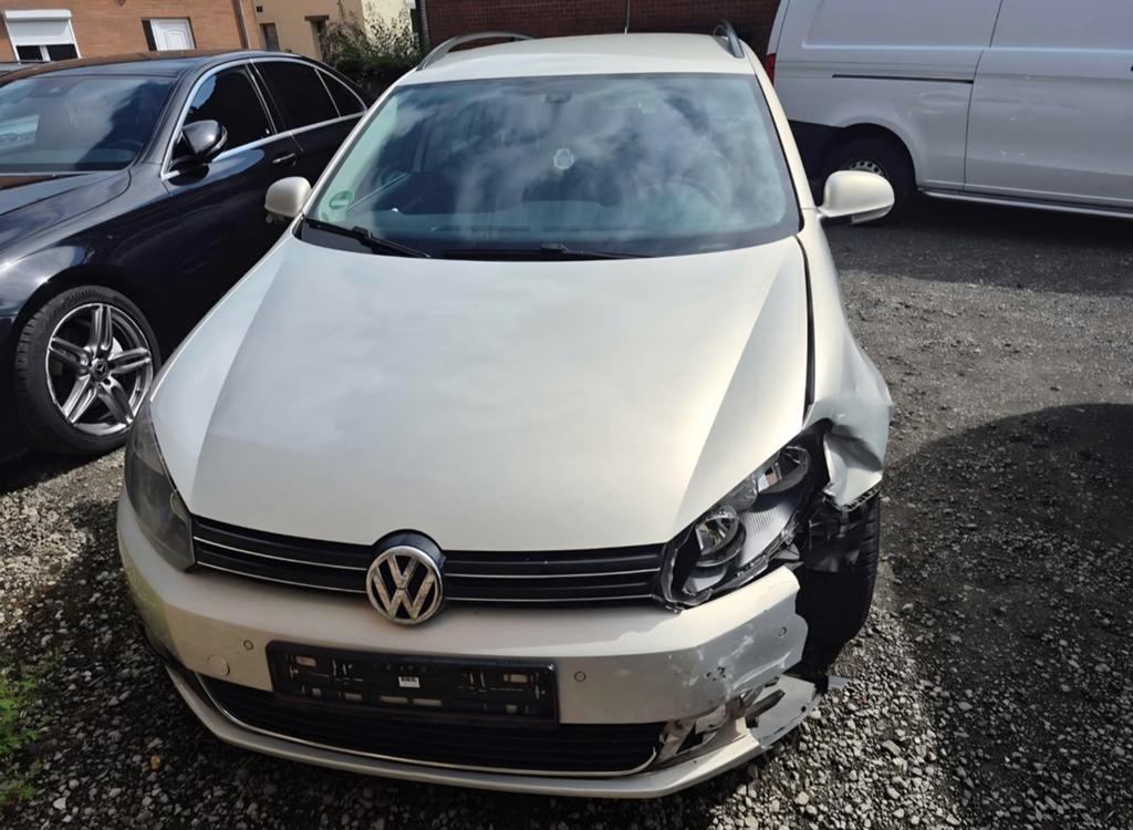 Golf 6 variant 16tdi, Autos, Capteur de stationnement, Boîte manuelle, Alcantara, 5 portes