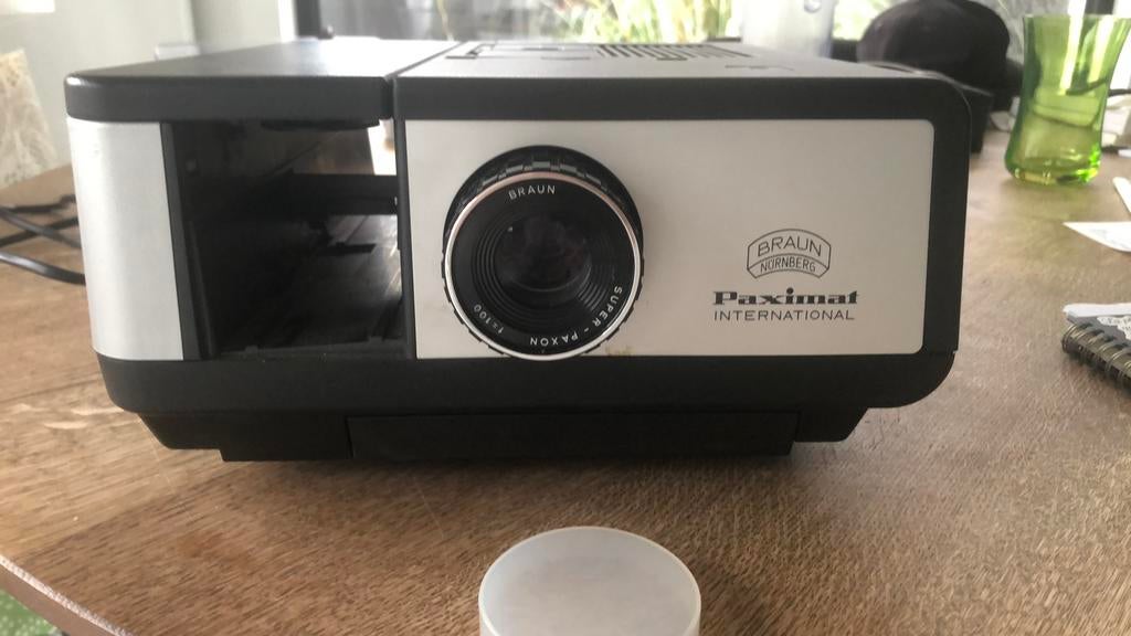 Diaprojector braun, Audio, Tv en Foto, Diaprojectoren, Ophalen, Zo goed als nieuw