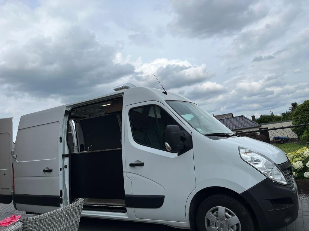 Foodtruck met ingebouwde aanrecht, apart fornuis & koelkast, Autos, Renault, Achat, Particulier, Essence, Master