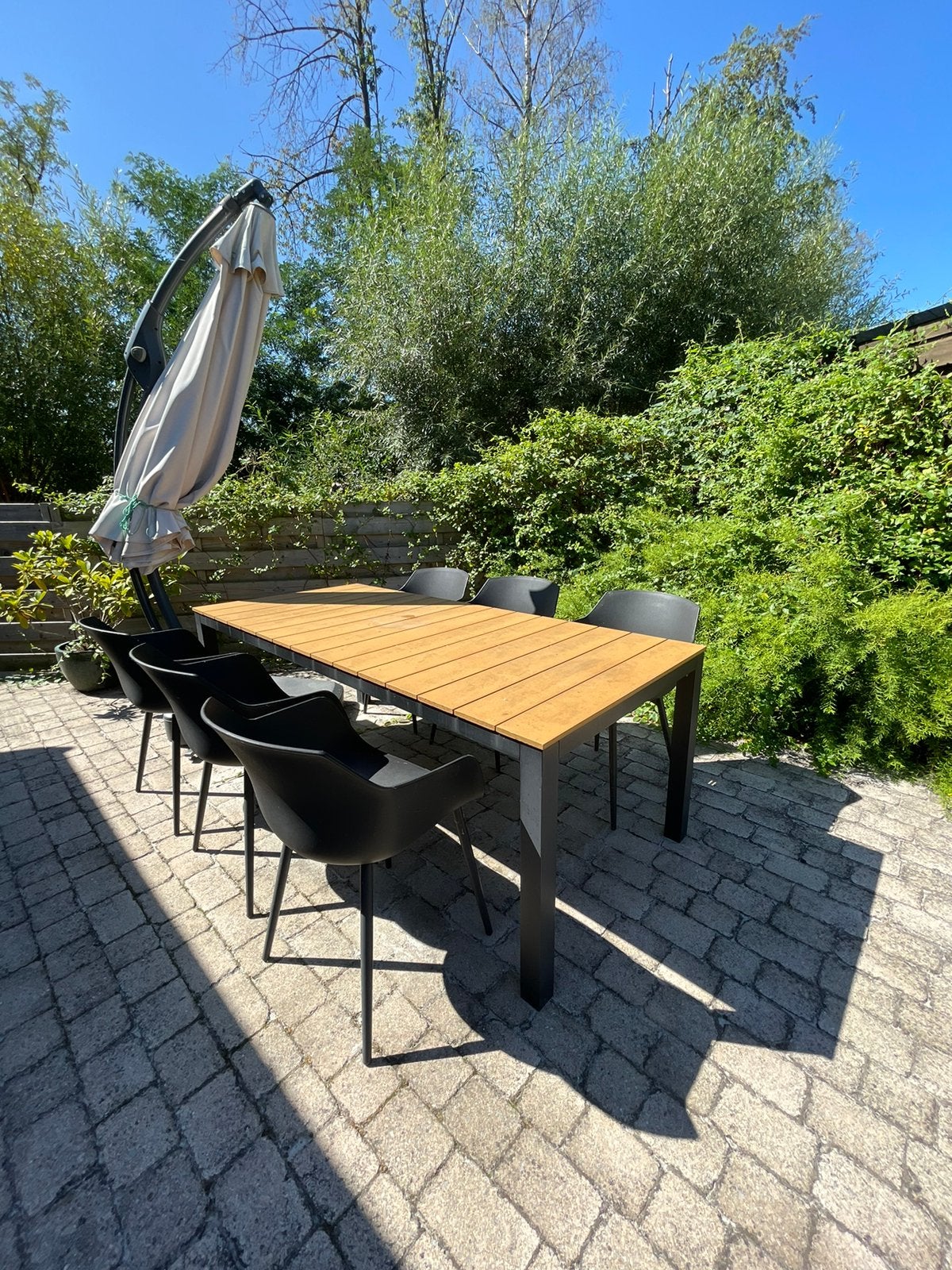 Tuintafels en stoelen, Ophalen, Zo goed als nieuw