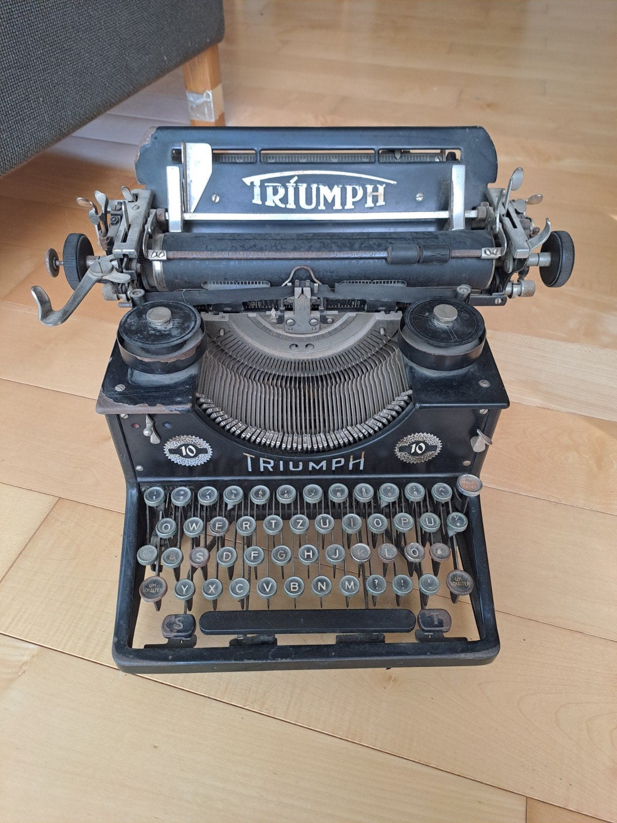 Triumph 10 - Machine à écrire, Ophalen, Gebruikt