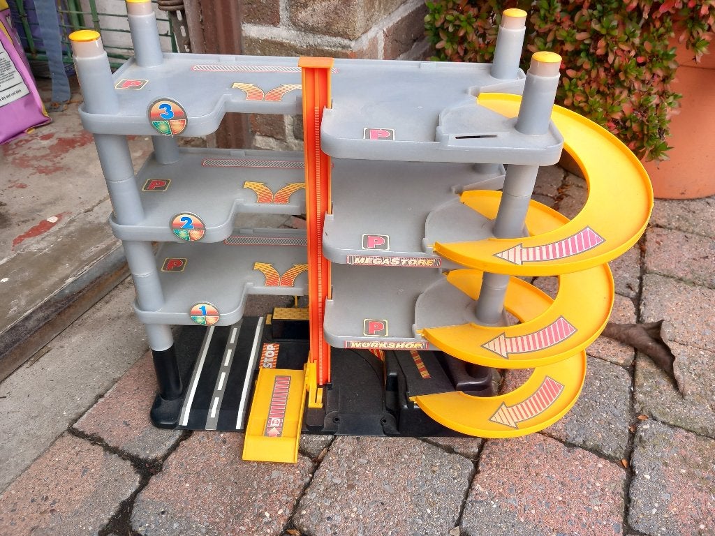 Garage  terug vrij wegens niet omkomen, Ophalen, Zo goed als nieuw