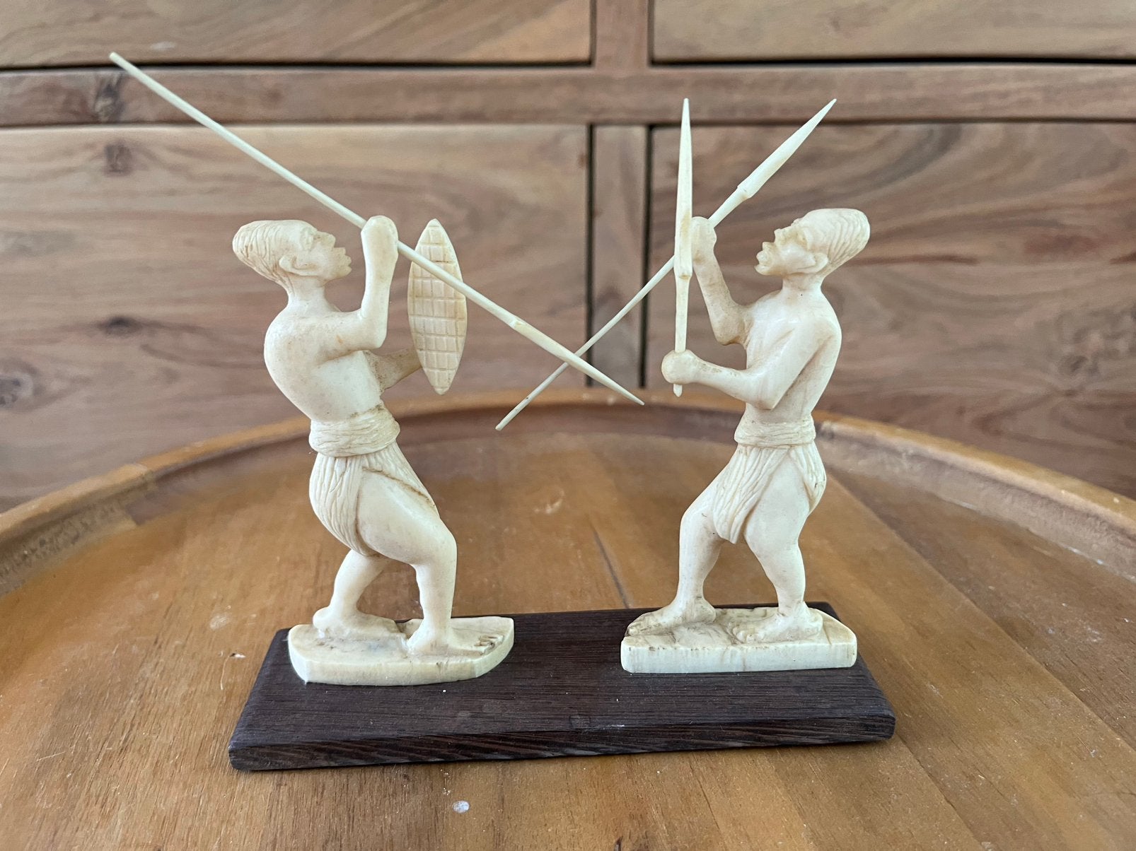 Statuettes en ivoire, Ophalen, Wit, Natuurlijk materiaal, Afrika