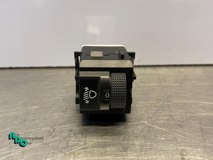 Commutateur phare hauteur réglable d'un Toyota Pro-Ace (Pro, -, 3 mois de garantie, Toyota, Utilisé