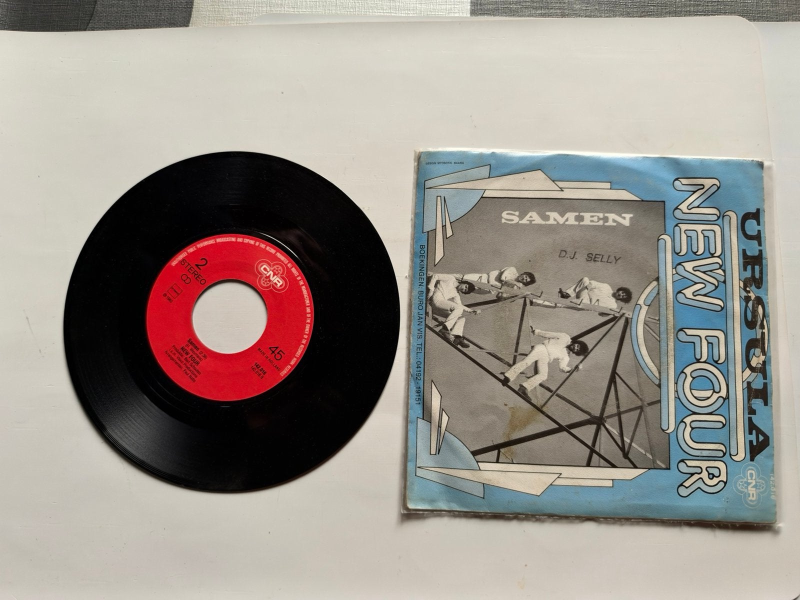 New Four: Ursula ( nederpop; 1983), Ophalen of Verzenden, Zo goed als nieuw