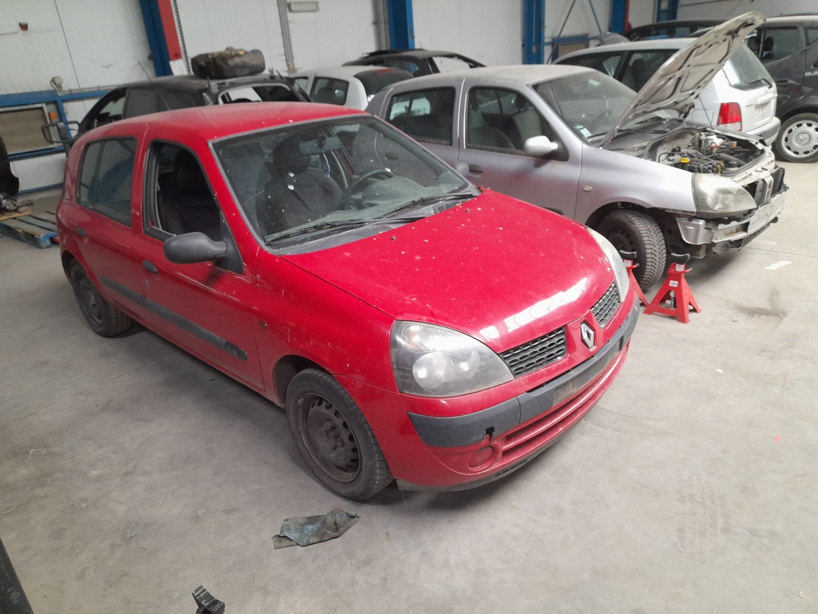 Onderdelen RENAULT CLIO 2 fase 2 1200 benzine//5060 AUVELAIS, Ophalen, Gebruikt, Renault, Bumper