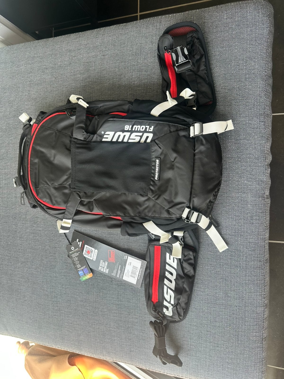 USWE flow 16 incl protector, Fietsen en Brommers, Fietsaccessoires | Overige Fietsaccessoires, Ophalen, Nieuw