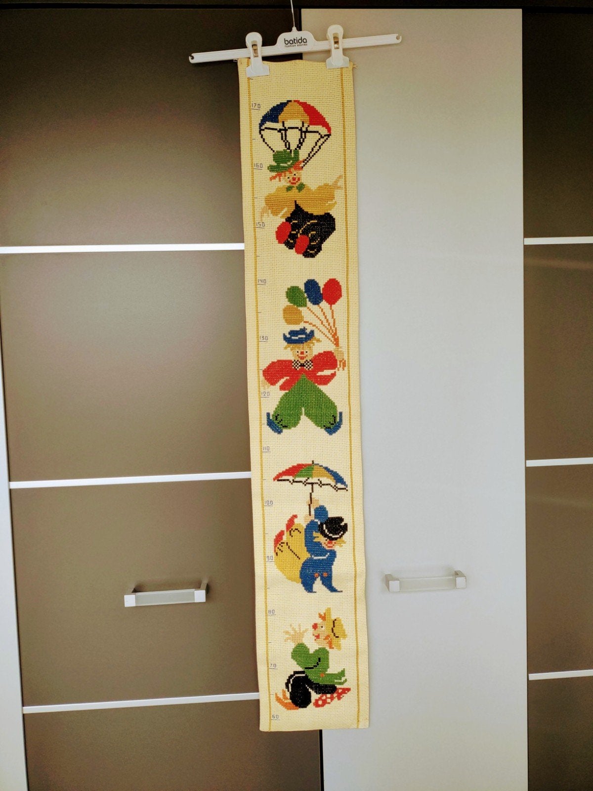 Vintage geborduurde groeimeter., Kinderen en Baby's, Overige Kinderen en Baby's, Ophalen of Verzenden